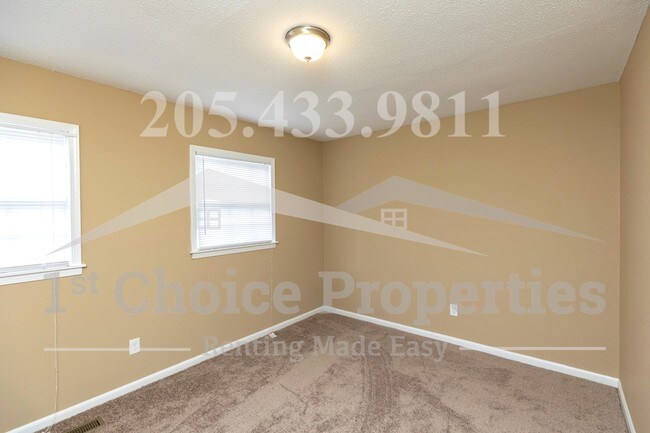 Building Photo - 1620 5th Pl NW