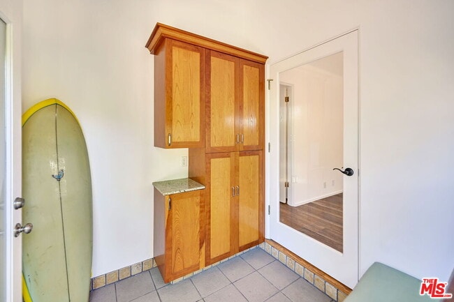 Building Photo - 655 Brooks Ave