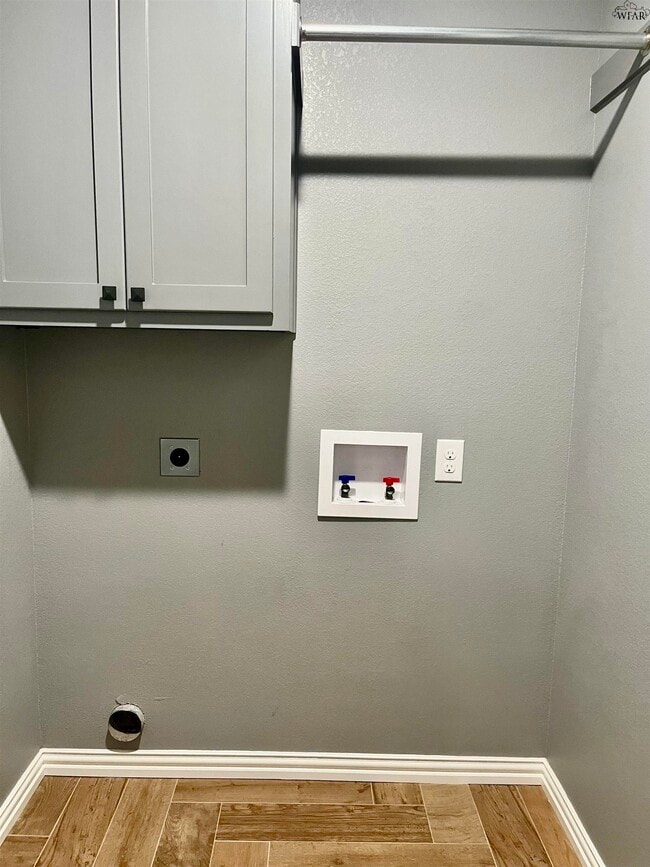 Building Photo - 5021 Olivia Ln