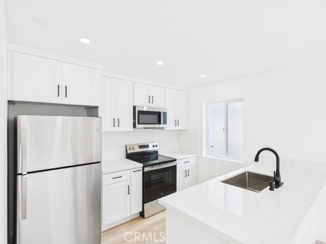 Building Photo - 748 Newport Ave