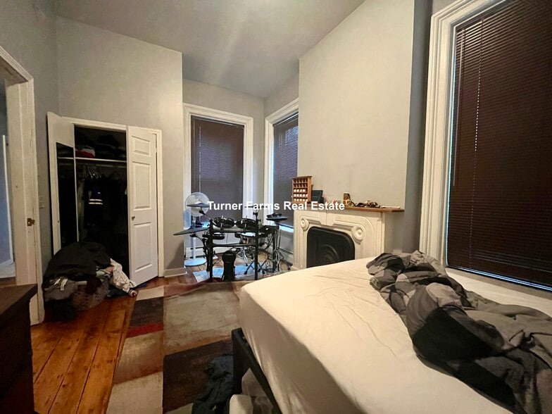 Building Photo - 8 Centre St