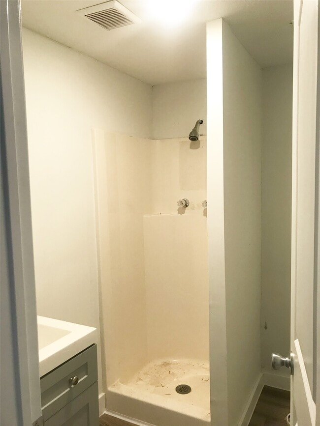 Building Photo - 3510 Fox Dr