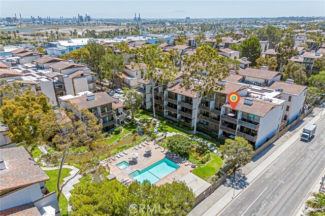 Building Photo - 6315 Marina Pacifica Dr S