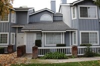 Building Photo - One Bedroom for Rent Southwest Bakersfield Gated Community