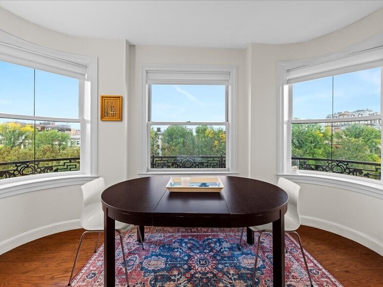 Building Photo - 391 Commonwealth Ave