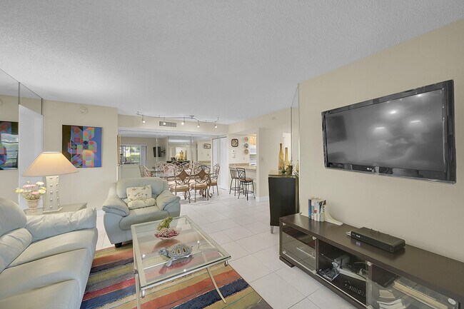 Building Photo - 15461 Lakes of Delray Blvd