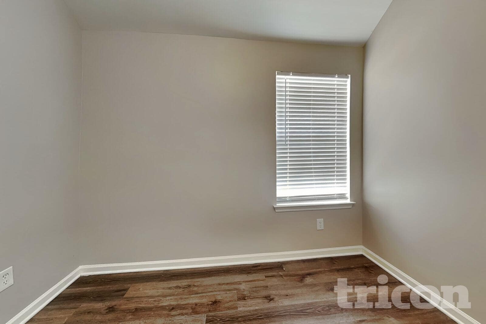 Building Photo - 30 Silver Willow Walk