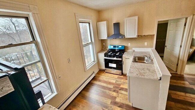 Building Photo - 126 Monticello Ave