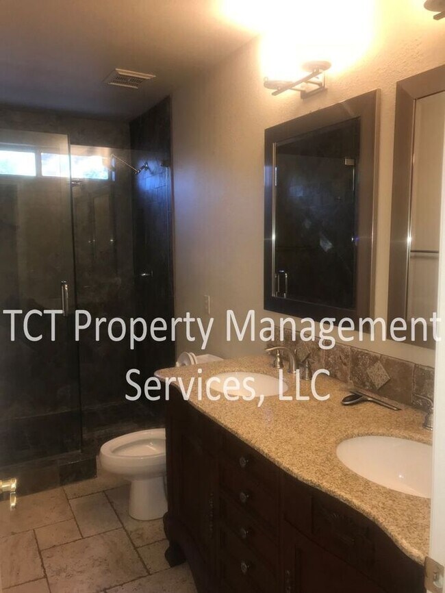 Building Photo - Spacious Home in North East Mesa!
