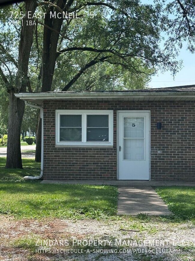 Building Photo - 725 East McNeil-5