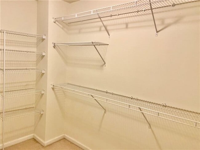 Building Photo - 9020 Friarbridge Dr