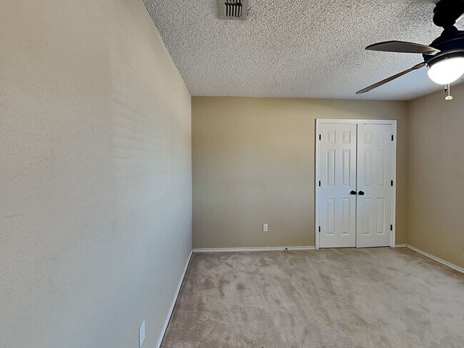 Building Photo - ***500 off the first full month’s rent with a move-in on or before 4/15*** Corner Lot in White Se...