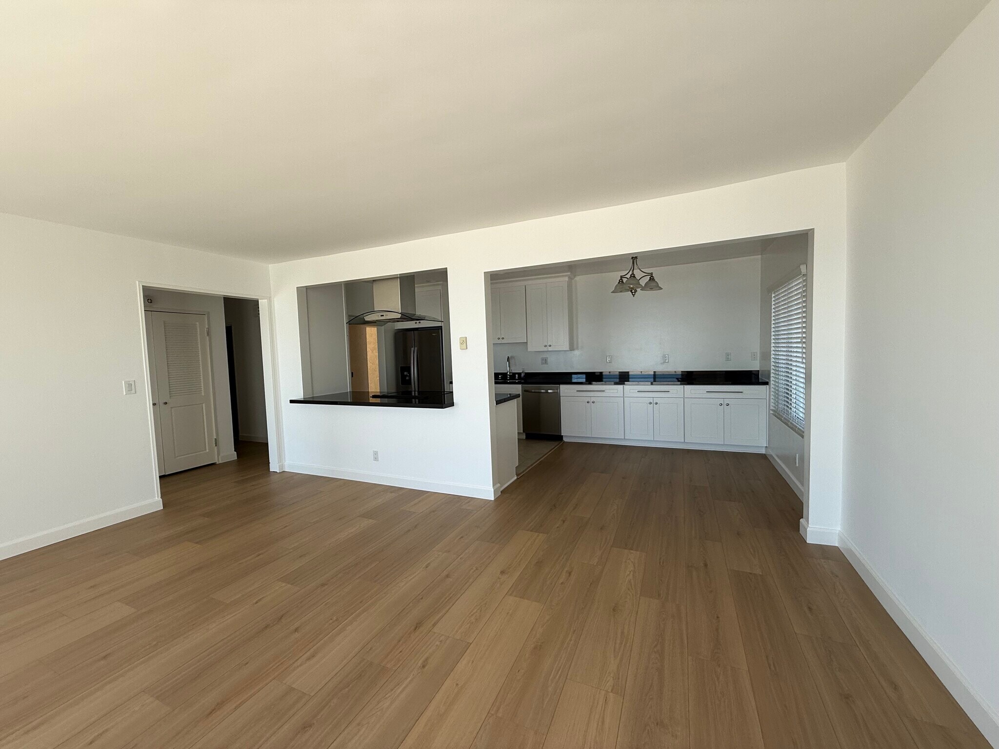 Building Photo - 18139 Coastline Dr