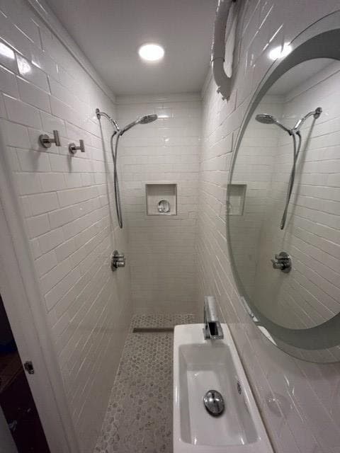 Building Photo - West 20th St 3 BD 2BA  Duplex-  11Ft Ceili...