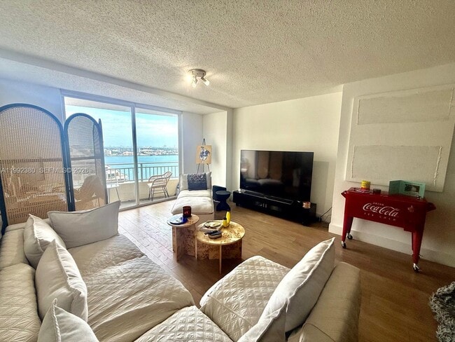 Building Photo - 770 Claughton Island Dr