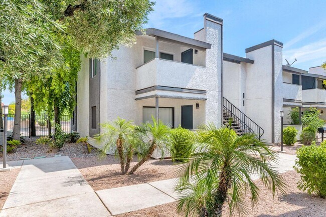 Building Photo - STUNNING TWO BEDROOMS CONDO WITH POOL CALL TODAY