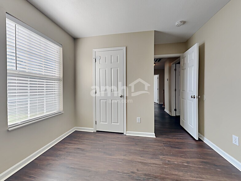 Building Photo - 4449 Oakbank Ln NW