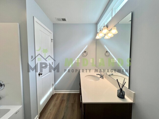 Building Photo - 333 Canary Grass Ct