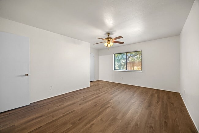 Building Photo - 16610 Carbridge Dr