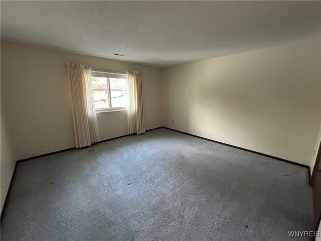 Building Photo - 186 Peppertree Dr