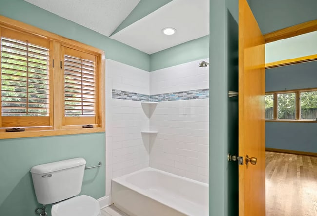 Building Photo - GREENVILLE LOOP- 3 bed | 2 bath house w/ private yard!