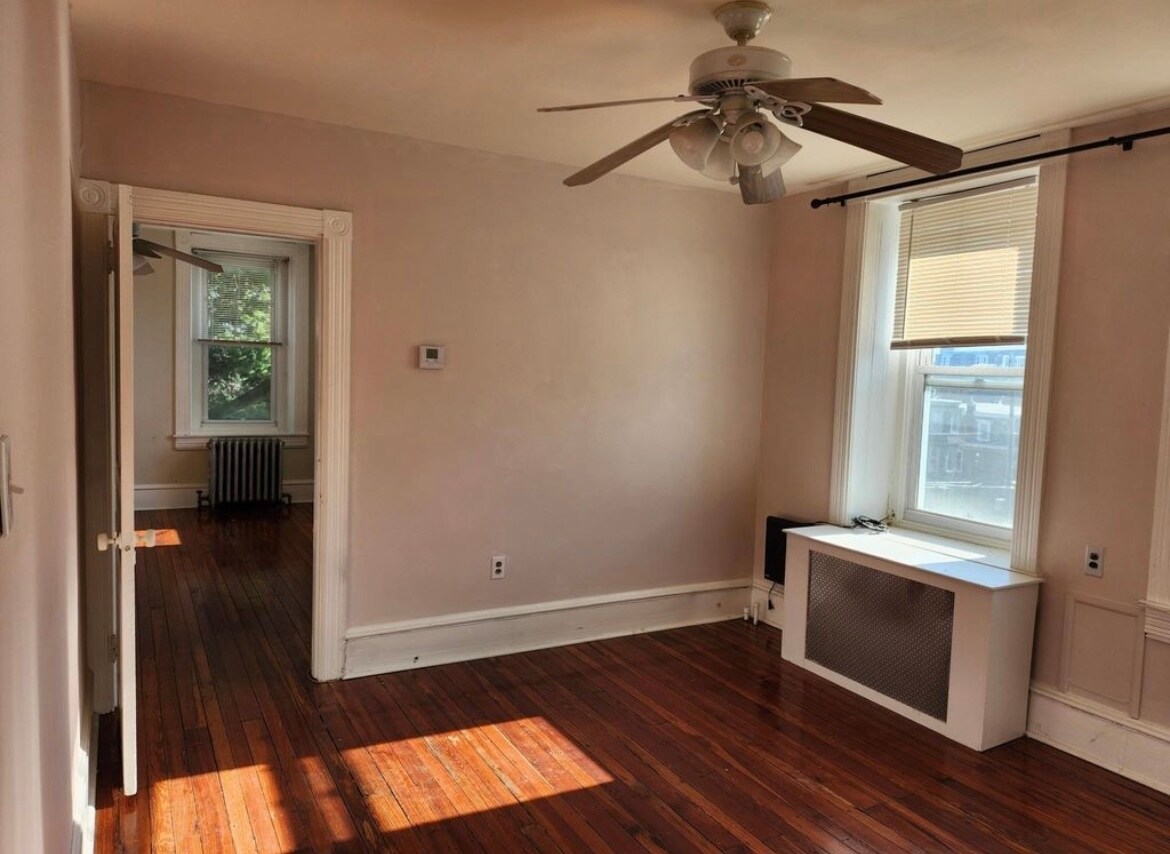 Building Photo - 163 Sumac St