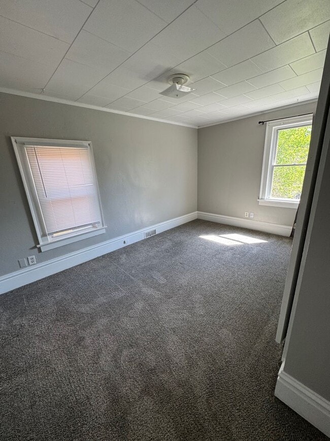 Building Photo - 1401 N Court St