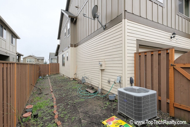 Building Photo - Lovely Duplex-Style Townhome | Bethany | Arbor Oaks Neighborhood | Amazing Schools | INTERNET INC...