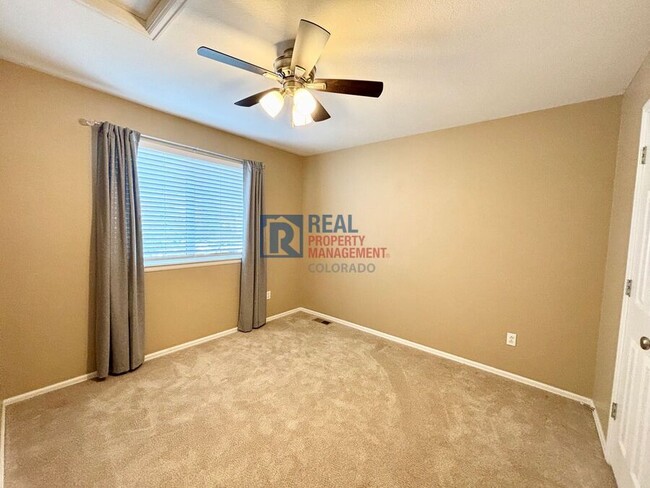 Building Photo - 1031 Surlyn Ct