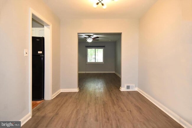 Building Photo - 204 34th St NE