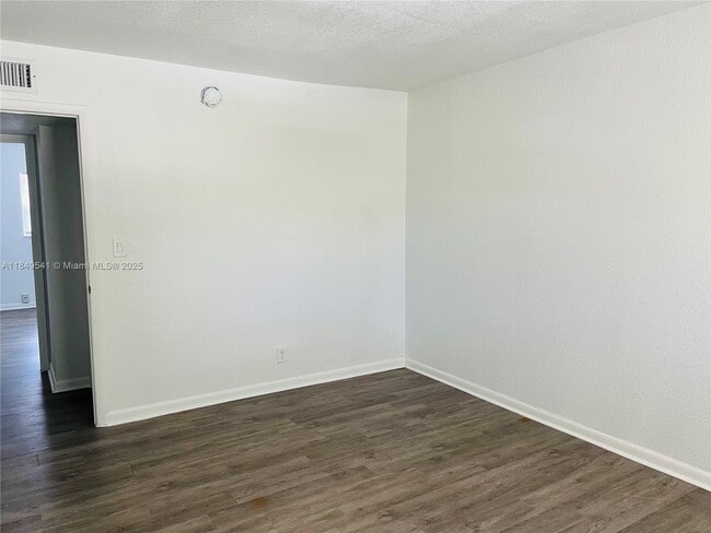 Building Photo - 4705 NW 9th Dr