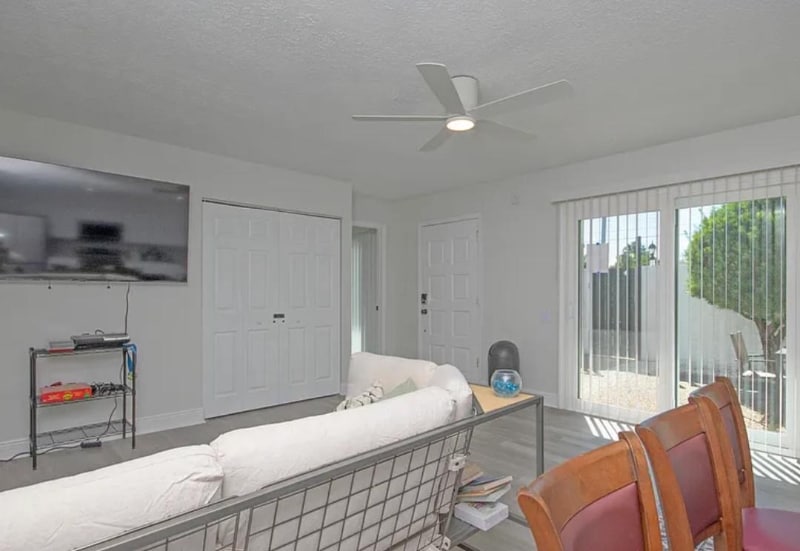 Building Photo - 5524 Sunset Ave