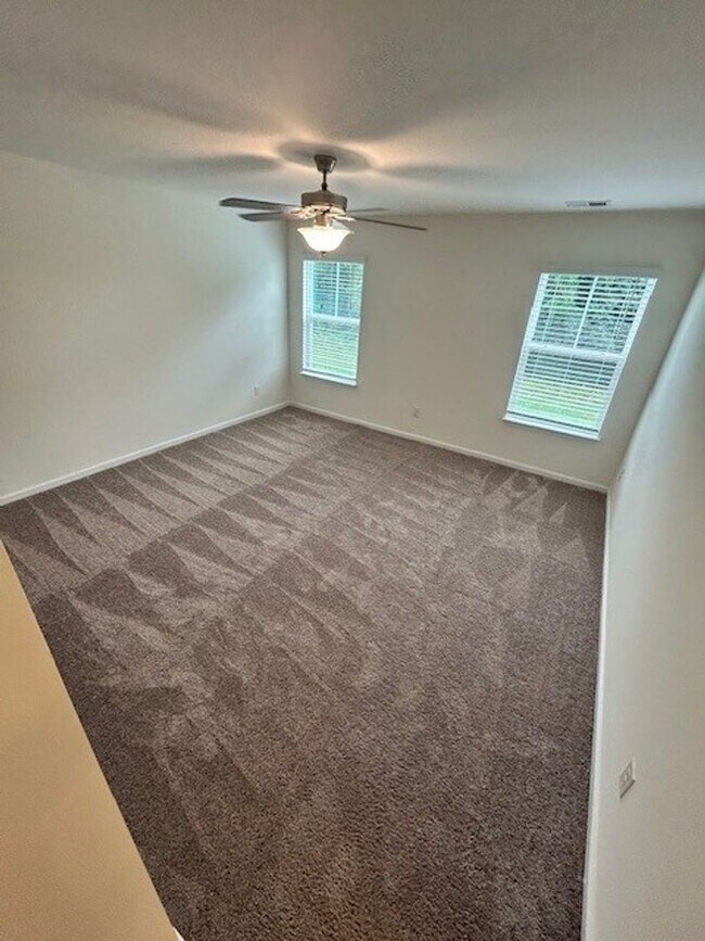 Building Photo - Your New Home Awaits — Enjoy 1 Month FREE at Arbor Mill