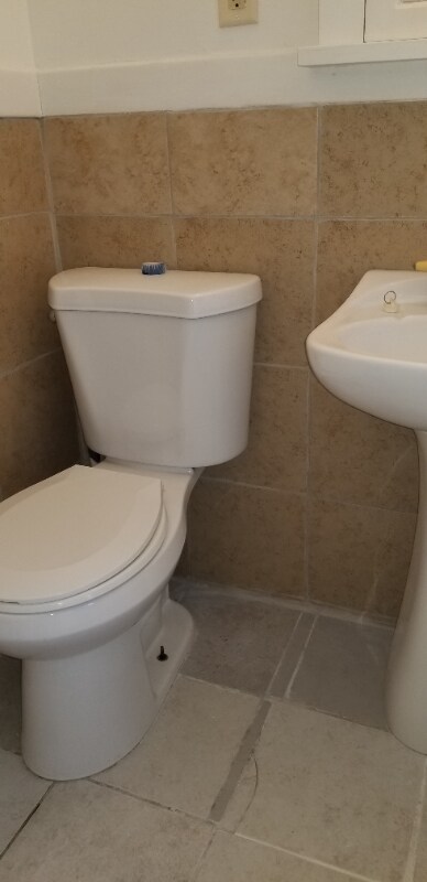 Building Photo - 2410 University Ave NE