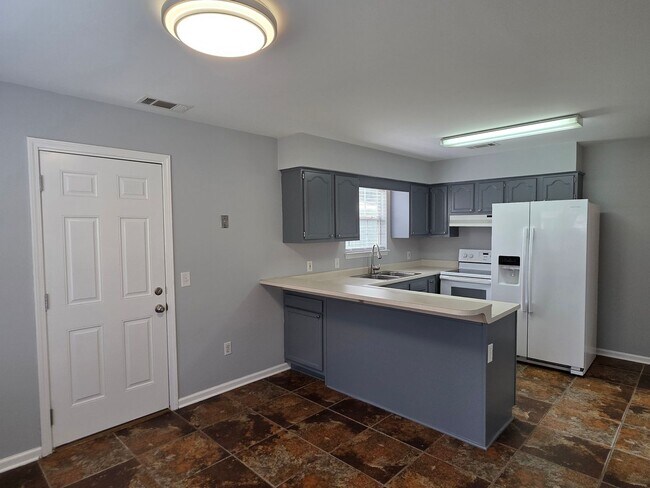 Building Photo - Low Country Home in Rincon with Fenced Backyard!