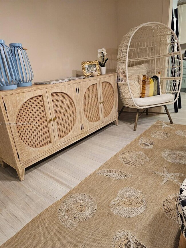 Building Photo - 131 Zamora Ave