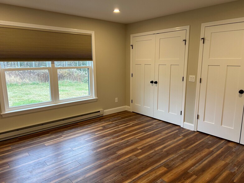 Building Photo - 393 Pleasant Valley Rd