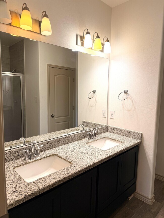 Building Photo - 414 Placido Dr