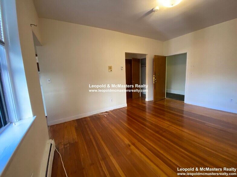 Primary Photo - 64 Brighton Ave