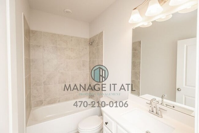 Building Photo - Elegant 4 Bedroom Townhome in Prime in Doraville