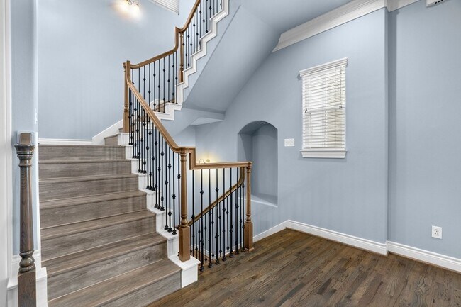 Building Photo - 2820 Sherwin St