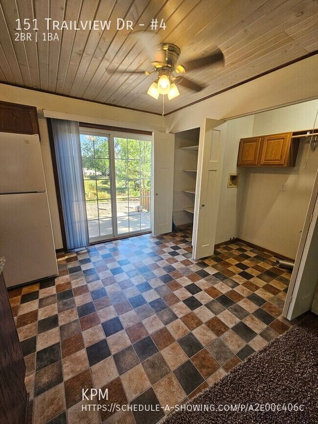 Building Photo - 151 Trail View Dr