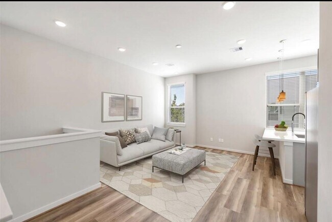 Building Photo - 602 Thornton Oaks Ln