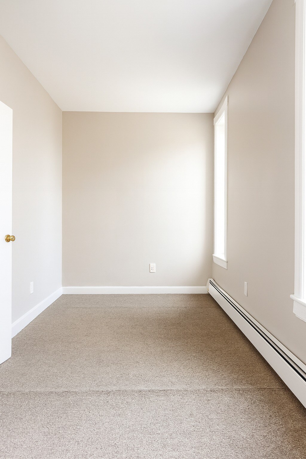 Building Photo - 164 Main St