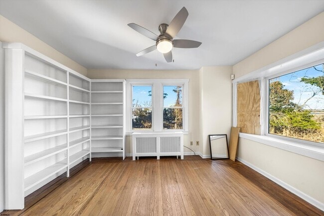 Building Photo - 616 W Ocean Heights Ave