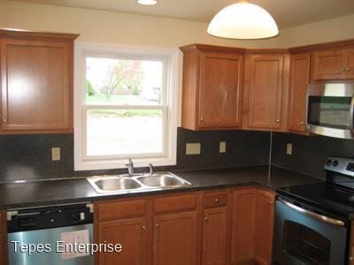 Building Photo - 3 br, 2.5 bath House - 3035 Center Rd