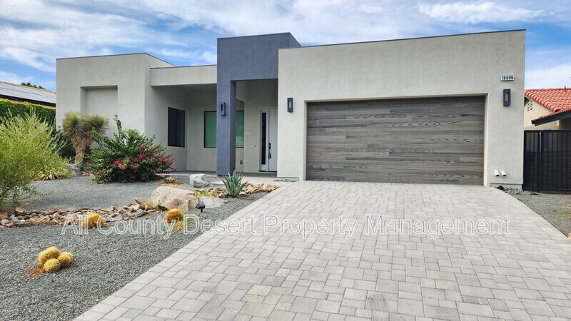 Building Photo - 76696 Florida Ave