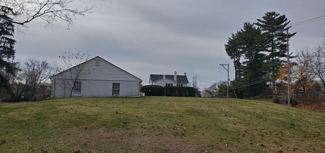 Building Photo - 159 Limerick Center Rd