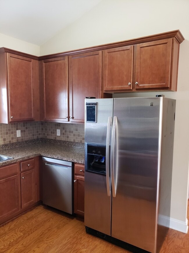 Building Photo - Dazzling 3 Bedroom Home with Bonus Room, Fenced Backyard! Located in Cooper Farms!