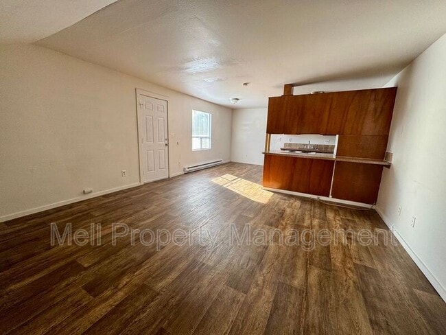 Building Photo - 315 S Main St